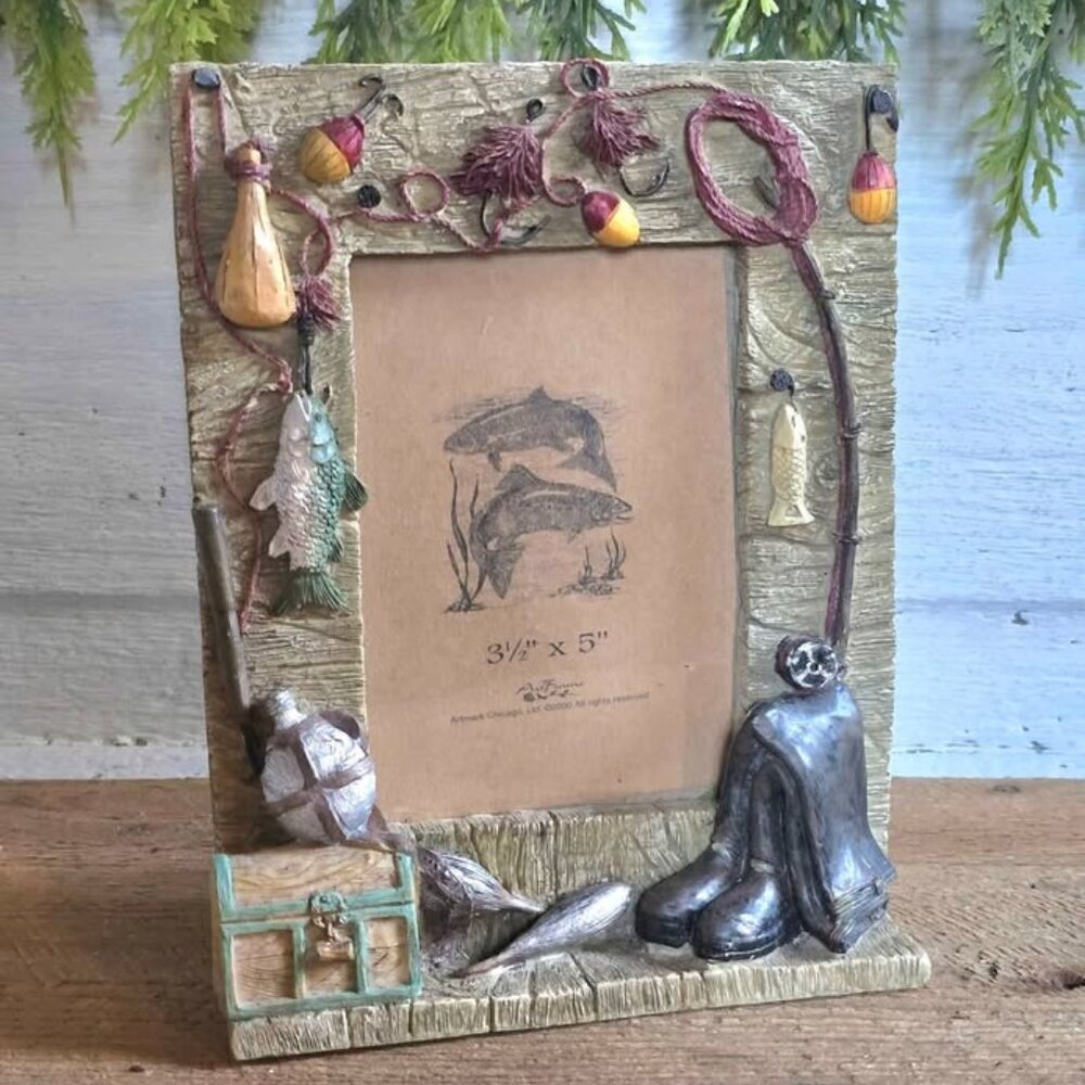 Rustic Resin Faux Wood Looking Fishing Theme Picture Frame Cabin Decor